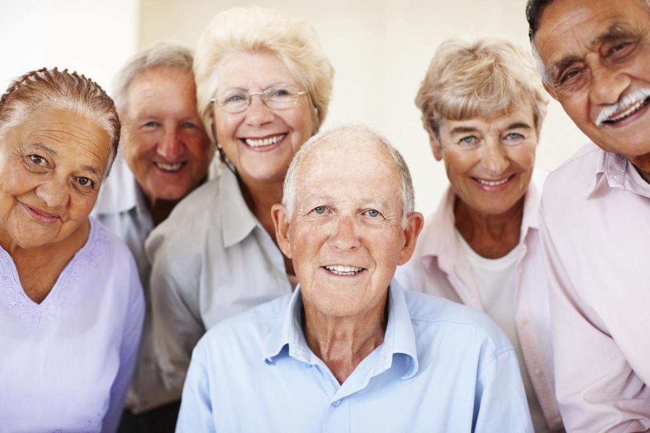 Пенсионеры первой категории. Пожилые люди. Пожилой Возраст. Пожилые лица. Люди пожилого возраста.